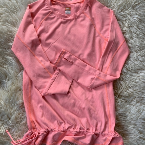 Lucy Athletic Long Sleeve & Cinched Waist Top- XS - Picture 3 of 9